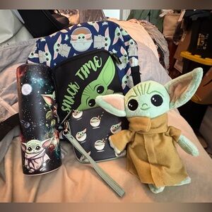 MANDALOREAN Backpack, Tumbler, Wristlet, 7in Plush and 2  two inch figure Set